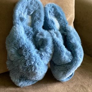 MK baby blue slippers
